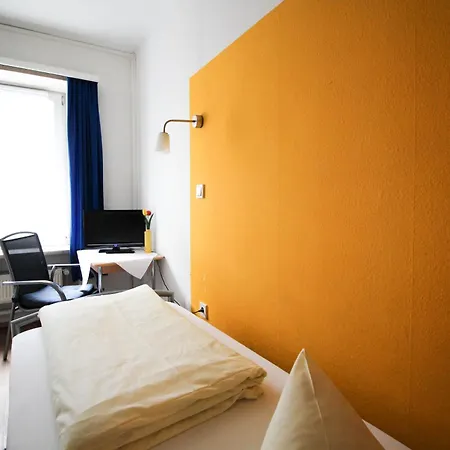 Pension/guesthouse Am Hauptbahnhof *